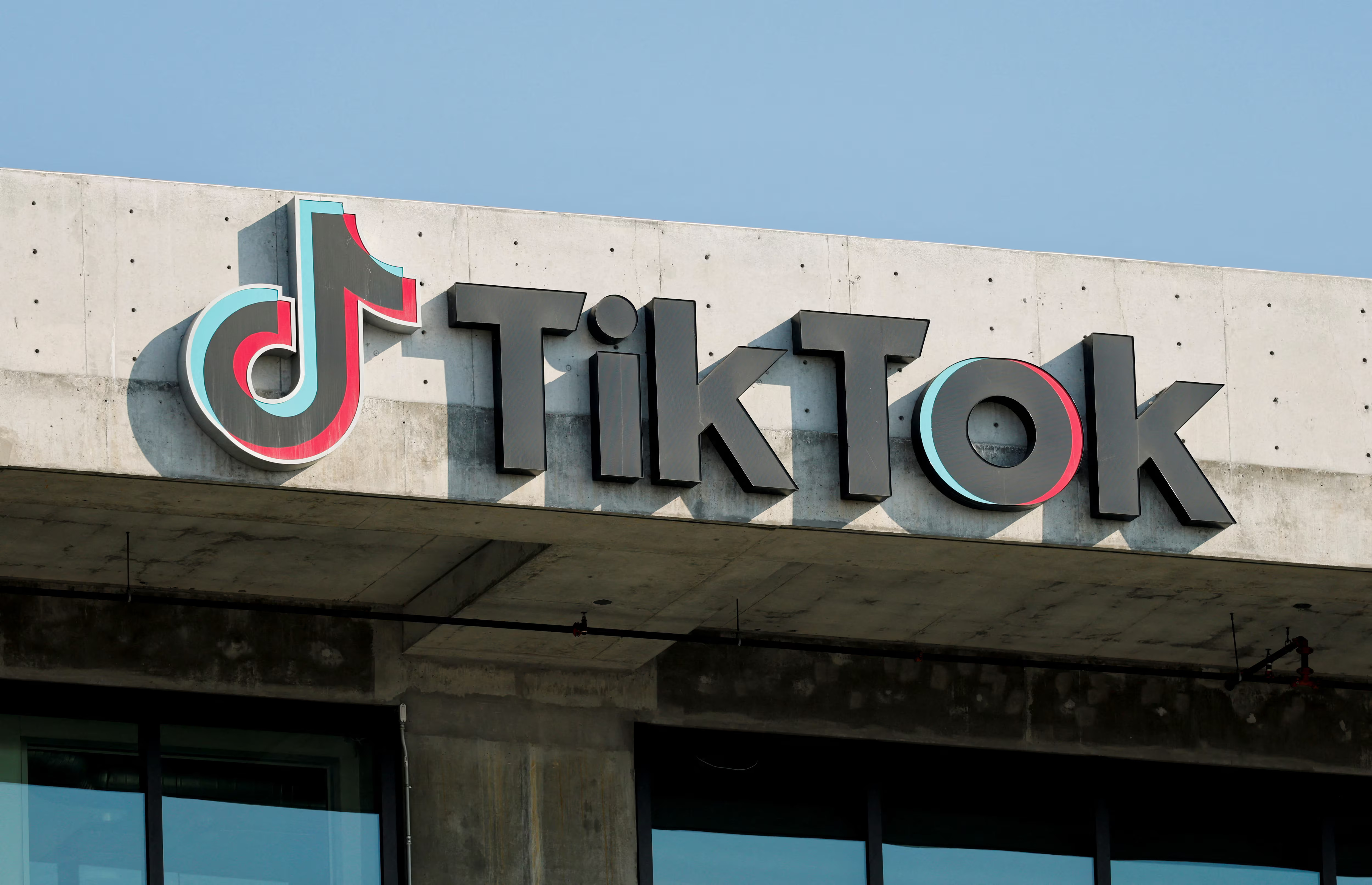 TikTok Restores Service in U.S. After Temporary Shutdown